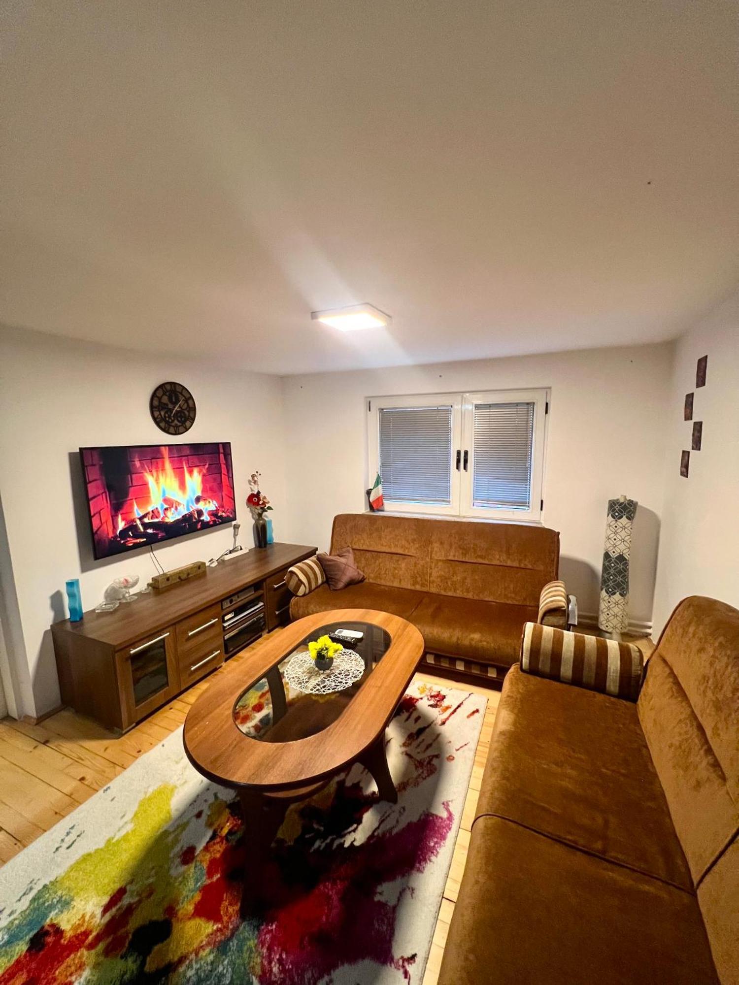 Sunny Side Apartment *