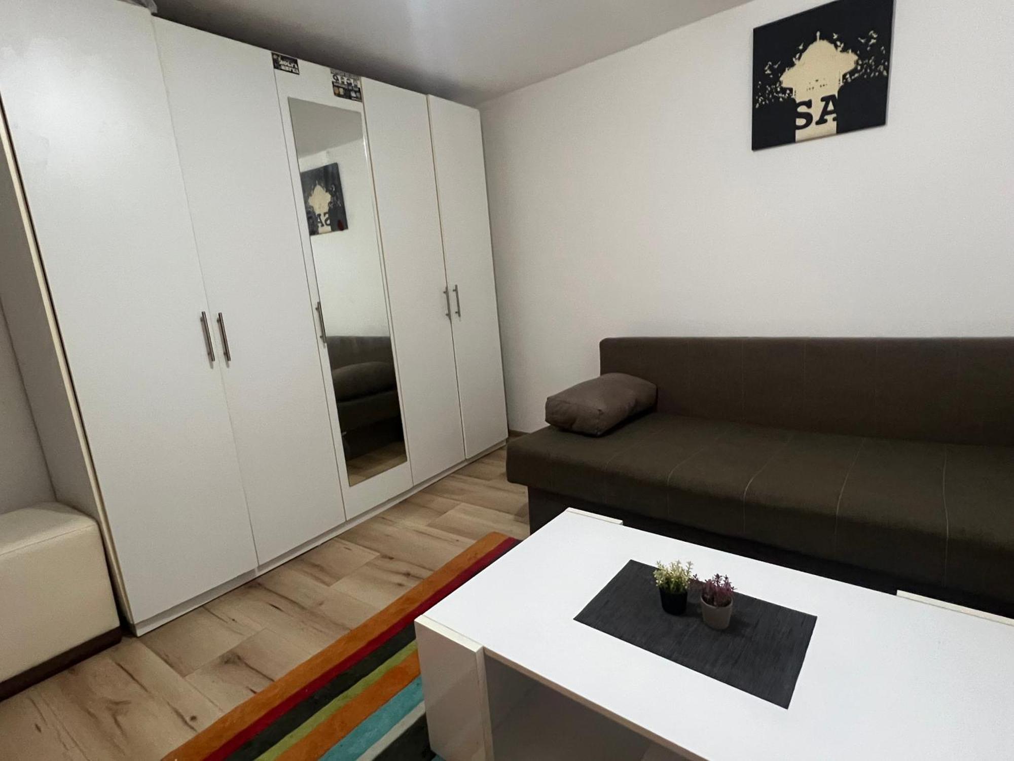 Sunny Side Apartment *